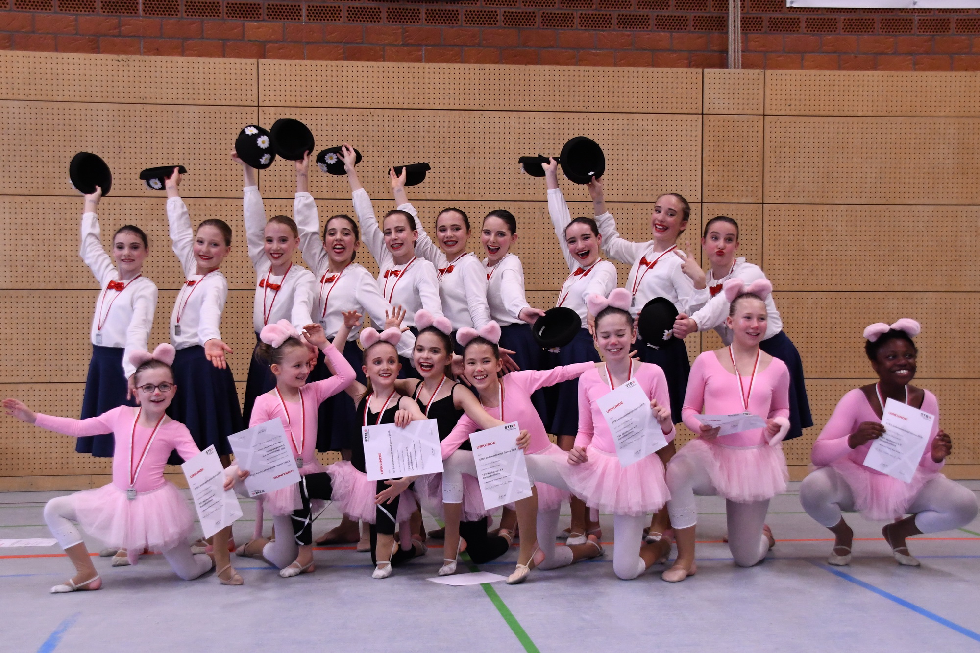 Tanzgruppen aus Neuhausen erfolgreich beim Schwaben-Cup